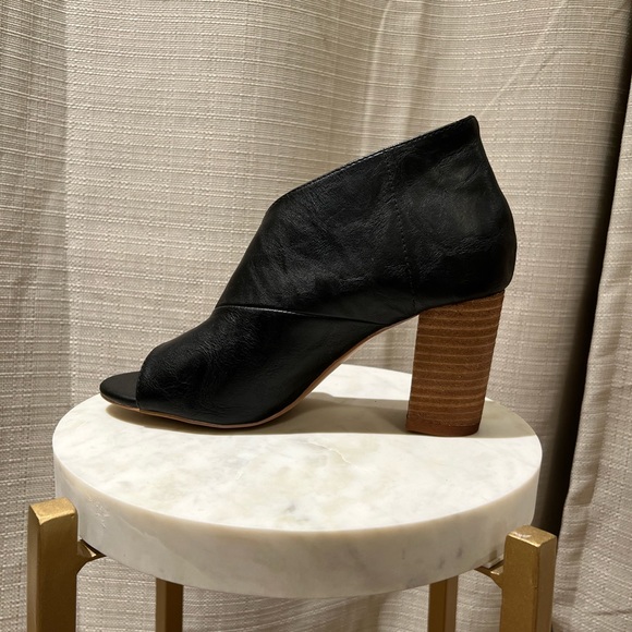 Black (faux) leather high heels, size 7.5 - never worn! - Picture 8 of 13